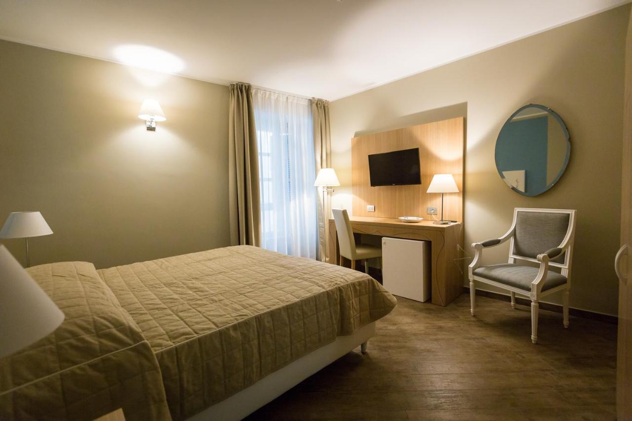 Hotel Monteverde Аккуї-Терме Екстер'єр фото