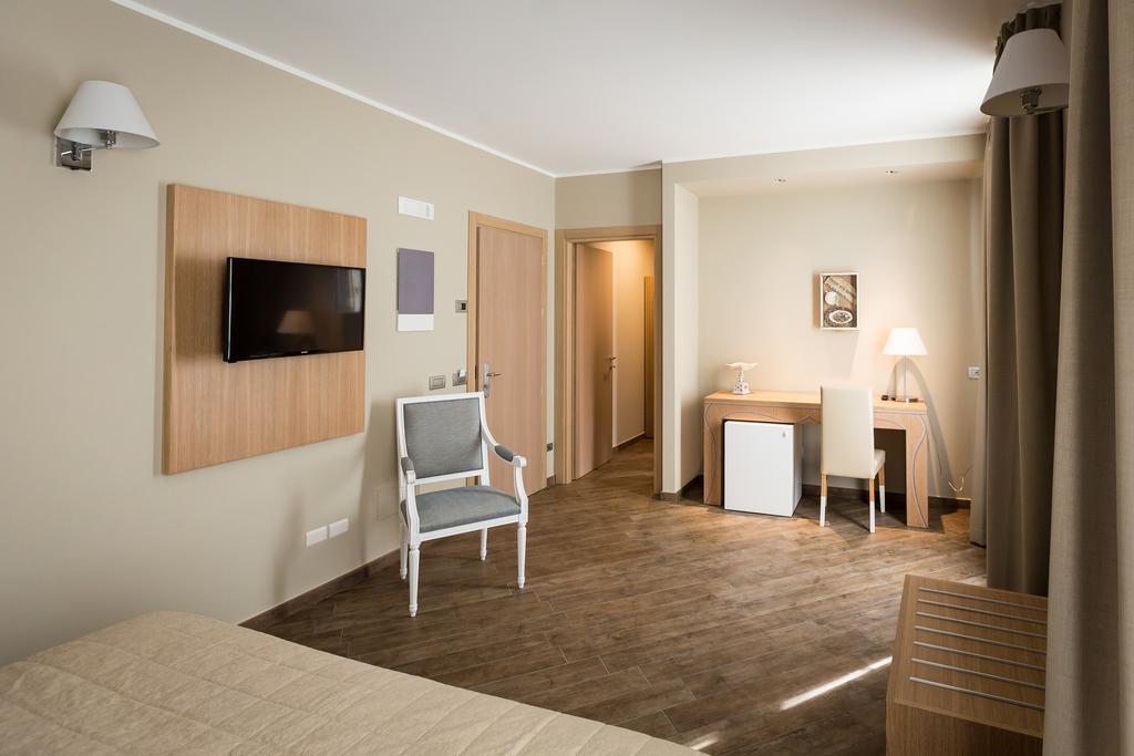 Hotel Monteverde Аккуї-Терме Екстер'єр фото