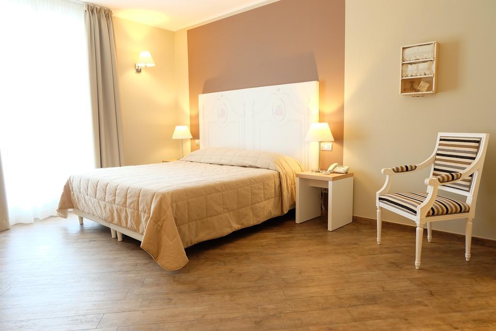 Hotel Monteverde Аккуї-Терме Екстер'єр фото